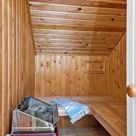 3 Bedroom Stunning In Fano Holiday home